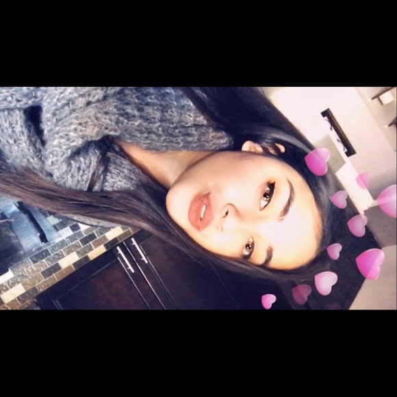 Meet your Posher, Karina - Picture 1 of 1